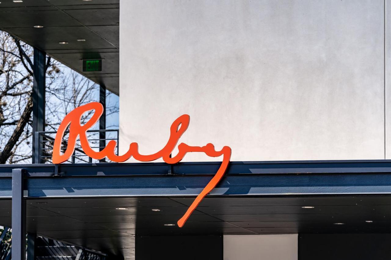 The Ruby Hotel Раунд Рок Екстериор снимка